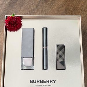 glowEye color contourkisspoppy smokesculpt pen